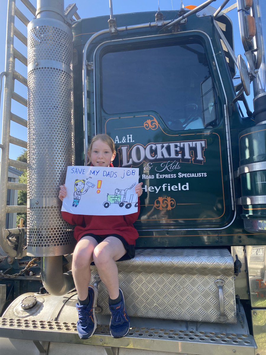 Gippsland timber girl’s calls to Labor: ‘Save my dad’s job’
bit.ly/3TQRbYs
<a href="/theweeklytimes/">The Weekly Times</a> <a href="/WoodCommunities/">Forest & Wood Communities Australia</a> <a href="/AFPAonline/">AFPA</a> <a href="/VFPAonline/">VFPA</a> <a href="/CeoForests/">VicForestsCEO</a> @VicForestsComms <a href="/SenRaffCiccone/">Senator Raff Ciccone</a> <a href="/ShingvWorld/">Harriet Shing MP</a> <a href="/DanielAndrewsMP/">Dan Andrews</a>