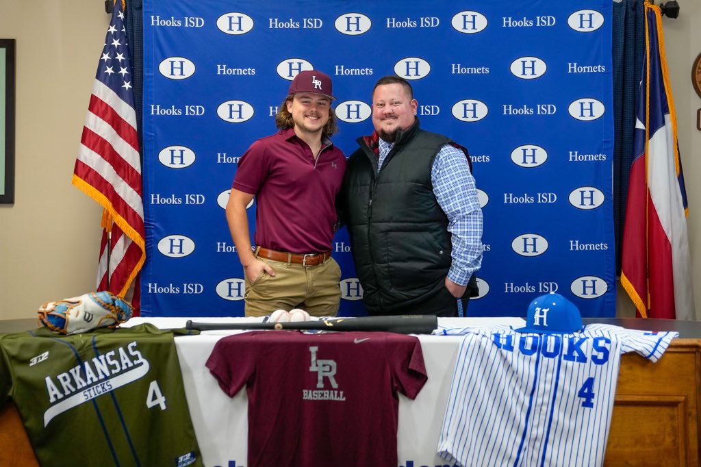 Chase Brewster (@brewsterc29) on Twitter photo Extremely proud of <a href="/LoganDavis04/">Logan Davis</a> for all the work he’s put in! <a href="/CoachCurryLR/">Chris Curry</a> and <a href="/noahbsanders/">Noah Sanders</a> you’re getting a good one. <a href="/Hooks_Recruits/">Hooks High School 🥎⚾️🏐🏀 Recruits</a> and <a href="/TXK_Gameday/">Texarkana Gameday</a> did a great job today honoring him and his family. Appreciate you letting me be a part of it. <a href="/Hudson_davis8/">Hudson Davis</a> you’re up next! Extremely proud of <a href="/LoganDavis04/">Logan Davis</a> for all the work he’s put in! <a href="/CoachCurryLR/">Chris Curry</a> and <a href="/noahbsanders/">Noah Sanders</a> you’re getting a good one. <a href="/Hooks_Recruits/">Hooks High School 🥎⚾️🏐🏀 Recruits</a> and <a href="/TXK_Gameday/">Texarkana Gameday</a> did a great job today honoring him and his family. Appreciate you letting me be a part of it. <a href="/Hudson_davis8/">Hudson Davis</a> you’re up next!