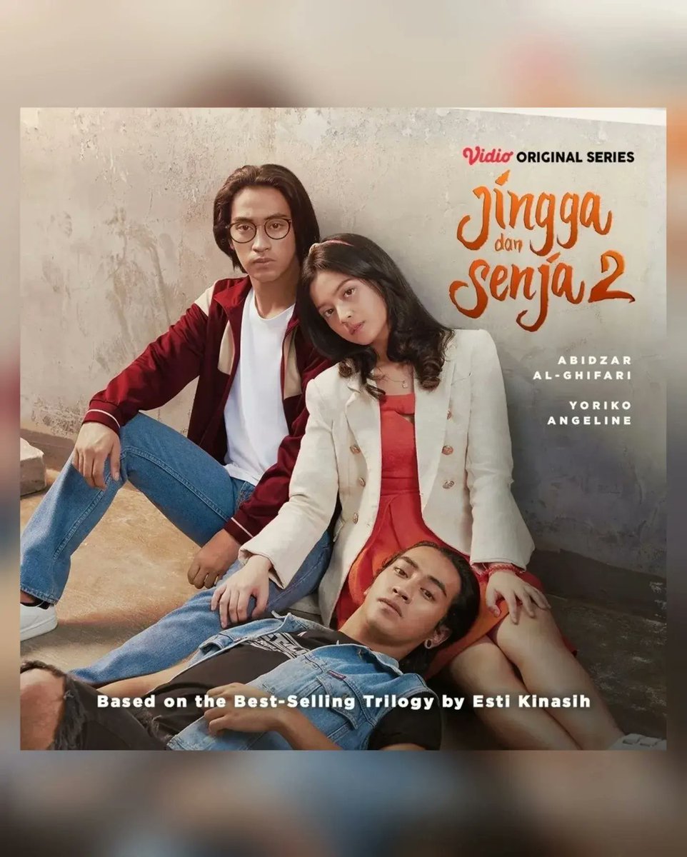 Kkfauzi's tweet image. #initialsketch Cek Toko Sebelah 2 &amp;amp; Jingga &amp;amp; Senja season 2.