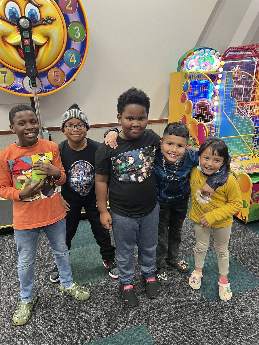 Chuck E Cheese Night with <a href="/CarawayES_AISD/">Caraway Elementary</a>! I enjoyed hanging out with the kids tonight…where a kid can be a kid!😄 #TeamCaraway