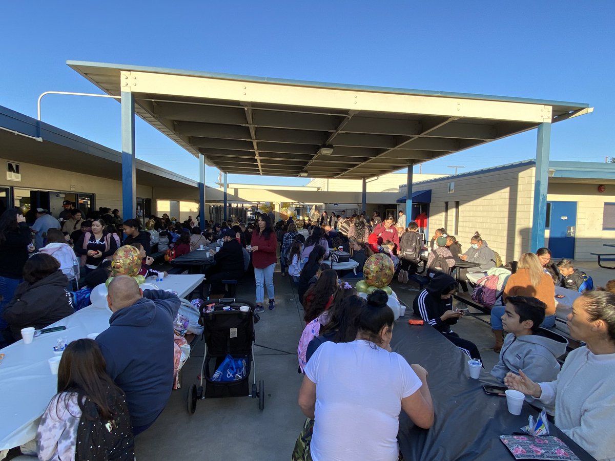 JoshRegerAP's tweet image. Awesome Turnout for our Pastries with Parents this morning at Marshall! Thanks to our Amazing PTO for hosting!!