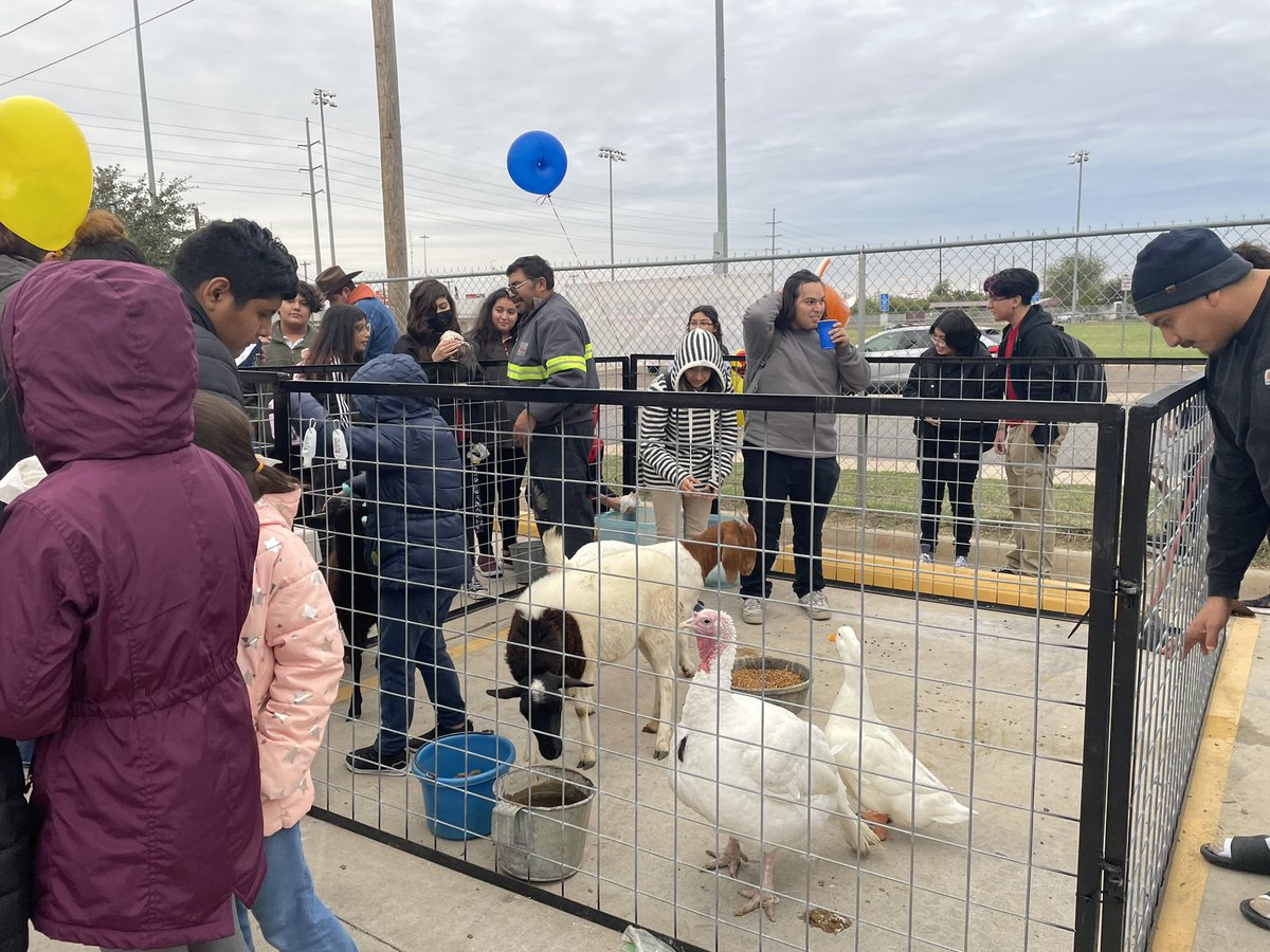 HseLaredo's tweet photo. Fall Festival on a cold day didn’t keep our scholars away! 

An event full of good food, music, games and family fun. 

Thank you to Mr. Chetin, Mrs. Flores, our maintenance staff, club sponsors, scholars and thier families for making this a successful event! 

#fallfestival2022 https://t.co/vDUY9UGztp