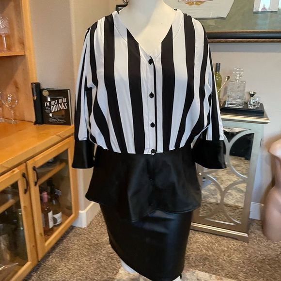 ColorPopCre's tweet photo. So good I had to share! Check out all the items I'm loving on @Poshmarkapp from @BethLouden1 @fa_marj #poshmark #fashion #style #shopmycloset #scoopnyc #ashleystewart: https://t.co/rAUptLb9kU https://t.co/fi1bfyqHro