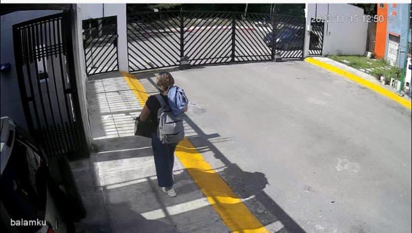 converfeminista's tweet photo. 🚨CANCÚN🚨
Elsa Yolanda desapareció el día de ayer al rededor de la 1:00pm, abordó un taxi 1862 y nunca llegó a su destino. En la imagen se alcanza a ver cómo iba vestida. FAVOR DE COMPARTIR. https://t.co/5A1XYlOkpv