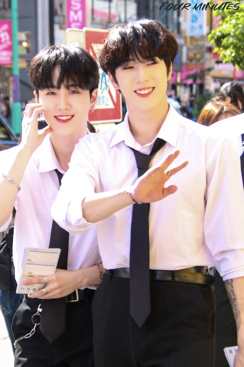 Four__Minutes's tweet photo. 221001:)
#λΈλλ 벨 #BLACK_LEVEL #μν
#YOUNGHOON #μ μ° #ZE_U https://t.co/WmP4jJ3Wox
