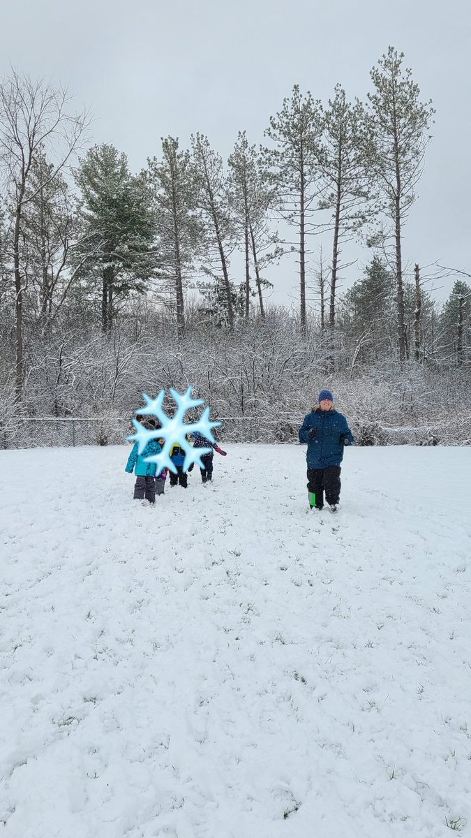 fgnazeda's tweet photo. The first fresh snow always feels so great! Starting the day in the forest with these amazing educators and the kiddos was a bonus! Have a look who enjoyed themselves the most! I am grateful! 💙❄️ @ShingwakonsPS https://t.co/i0CJre2YHO