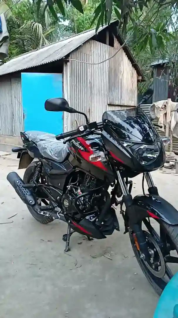 shamim335's tweet photo. গাড়ীটা সেল করবো নিতে চাইলে, নিতে পারেন, শোরুম পেপার আছে। https://t.co/mAFAAZiqHS