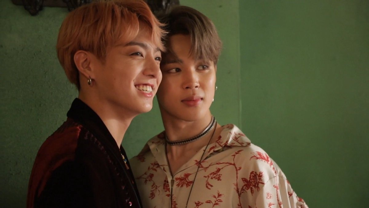 jikookheart's tweet photo. jungkook smiling SO BIG when jimin gets close to him 🥺 https://t.co/Gej8JykCSS