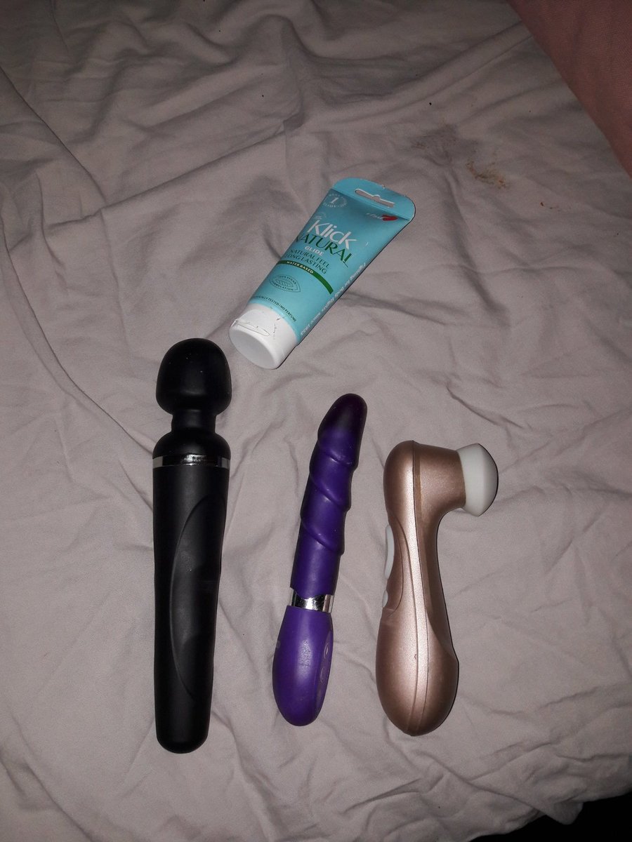 GoodgirlySwe's tweet photo. Me time 😍 and you can't join 😛 https://t.co/tLYJdgZzx8