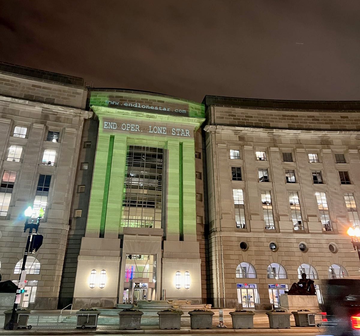 NeverAgainActn's tweet image. HAPPENING NOW: We’re at Customs and Border Control in DC, calling for an end to Operation Lone Star—

It’s a $4 BILLION secret police operation that kidnaps and imprisons migrant men based on racial profiling, unjustly ensnaring them in mass incarceration.