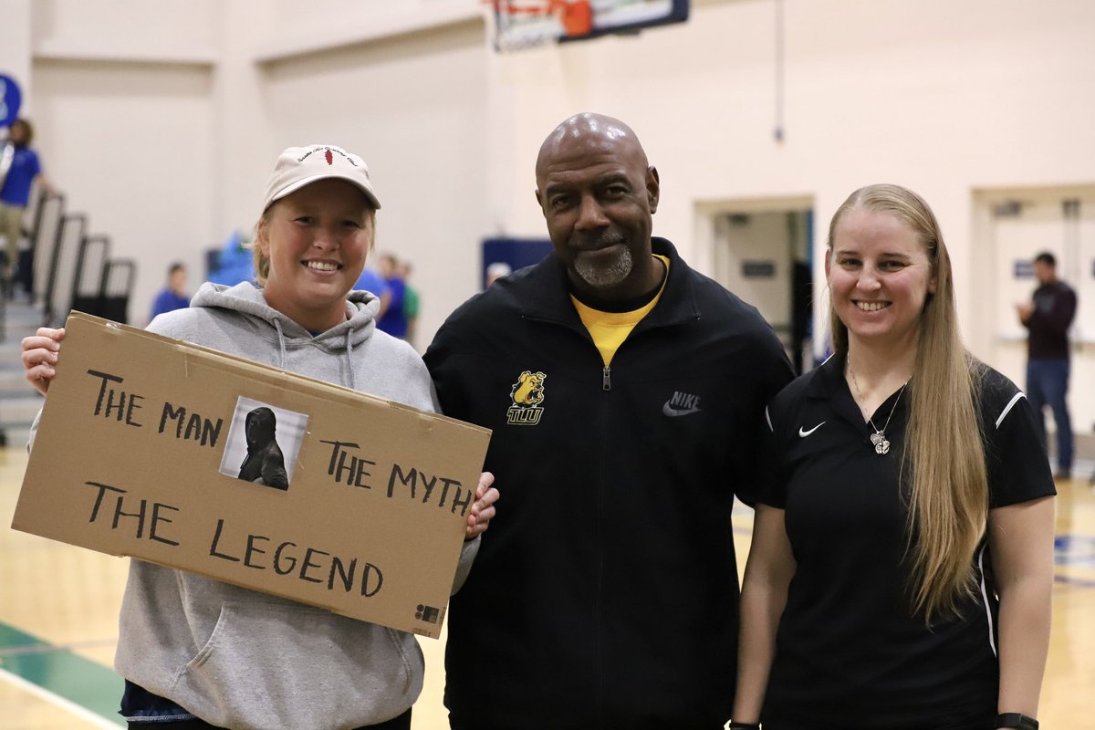 Love seeing our former Dogs 🖤💛

#TooLiveU | #PupsUp