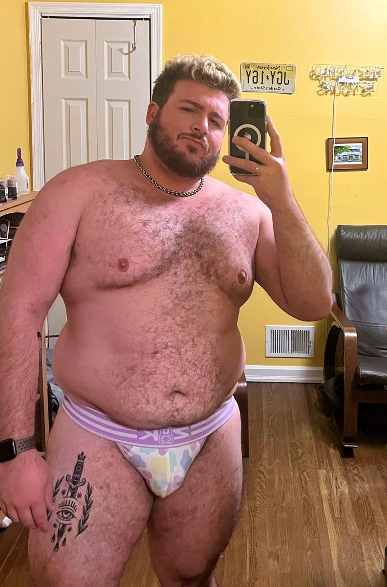 BabyHimbo's tweet photo. The curse of thick thighs is not being able to comfortably wear thongs all the time https://t.co/uogoPPYLEo