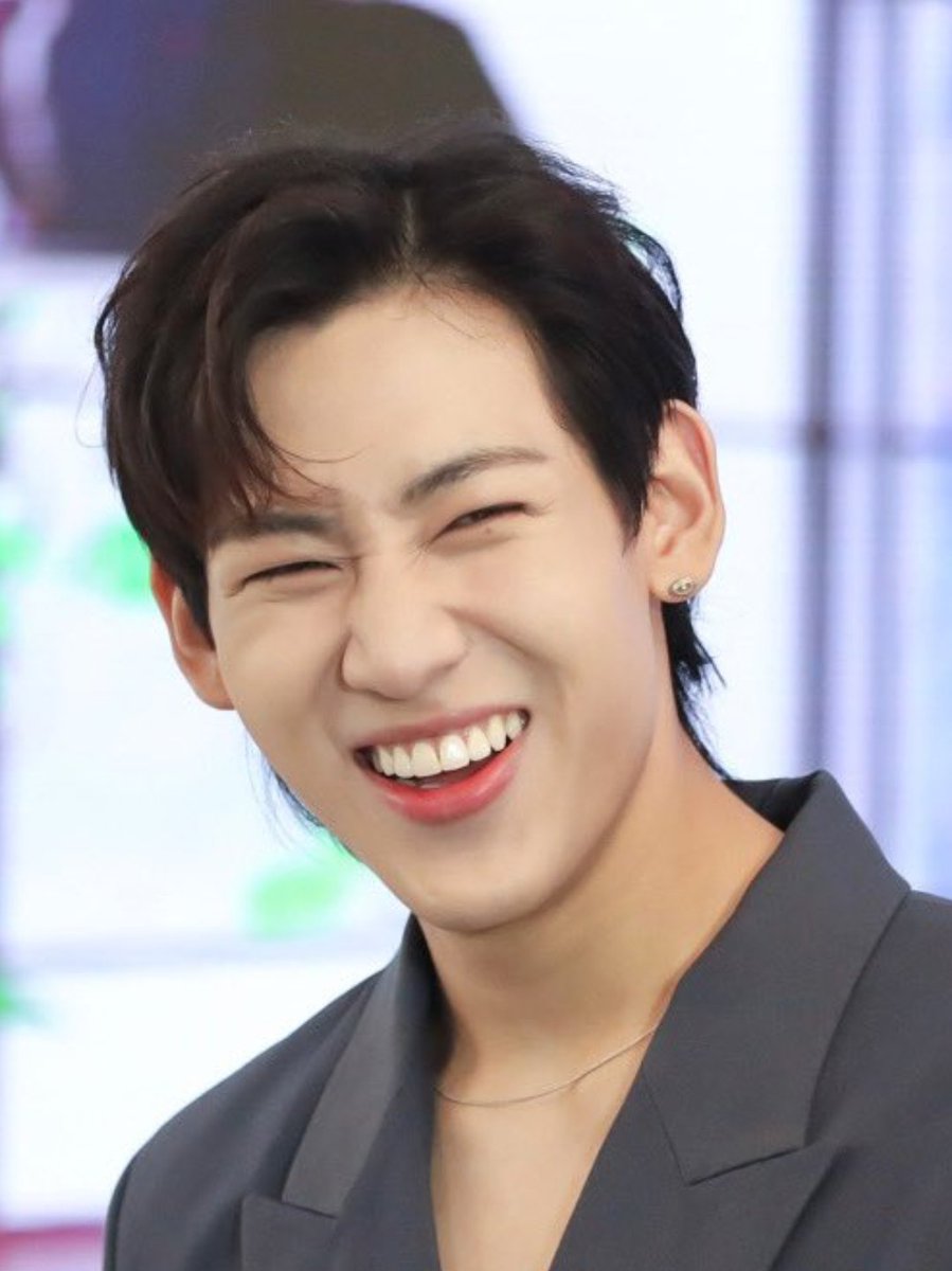 oocseven's tweet photo. .@BamBam1A please know that you matter. those people that hurt you do NOT represent our fandom. we (as in, ahgases who don't push the other members down) LOVE YOU SO MUCH, please never forget that 💚💚 https://t.co/VBdb25jxLB