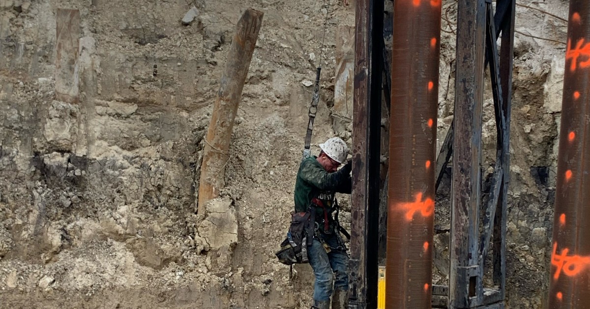 MidAmCarpenters's tweet image. Our members are currently driving pile and framing the substructure for the new I-55 project over Lemont Road Bridge in the Chicago suburbs. This @IDOT_Illinois  project is anticipated to be completed in late 2023.
#WeBuildStrong #MidAmericaCarpenters #TWILL