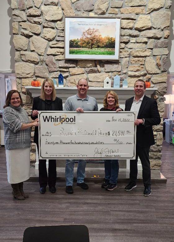 Each year Whirlpool Amana hosts a golf outing and donates 50% of the proceeds to RMHC-EIWI. This year they stopped by with a BIG check, donating $21,591 to support families at RMHC-EIWI!
Thank you @Whirlpool for your continued support!🏌️‍♂️
#ForRMHC #KeepingFamiliesClose