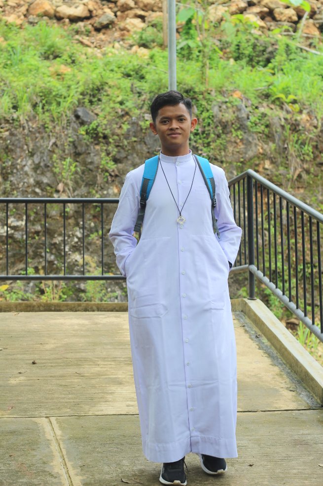 "Kebahagiaan yang diharapkan tercipta dari kepekaan dan keterbukaan hati dalam menyambut dan menanggapi kebaikan Tuhan." 
Berkah Dalem 🙏🙏😇