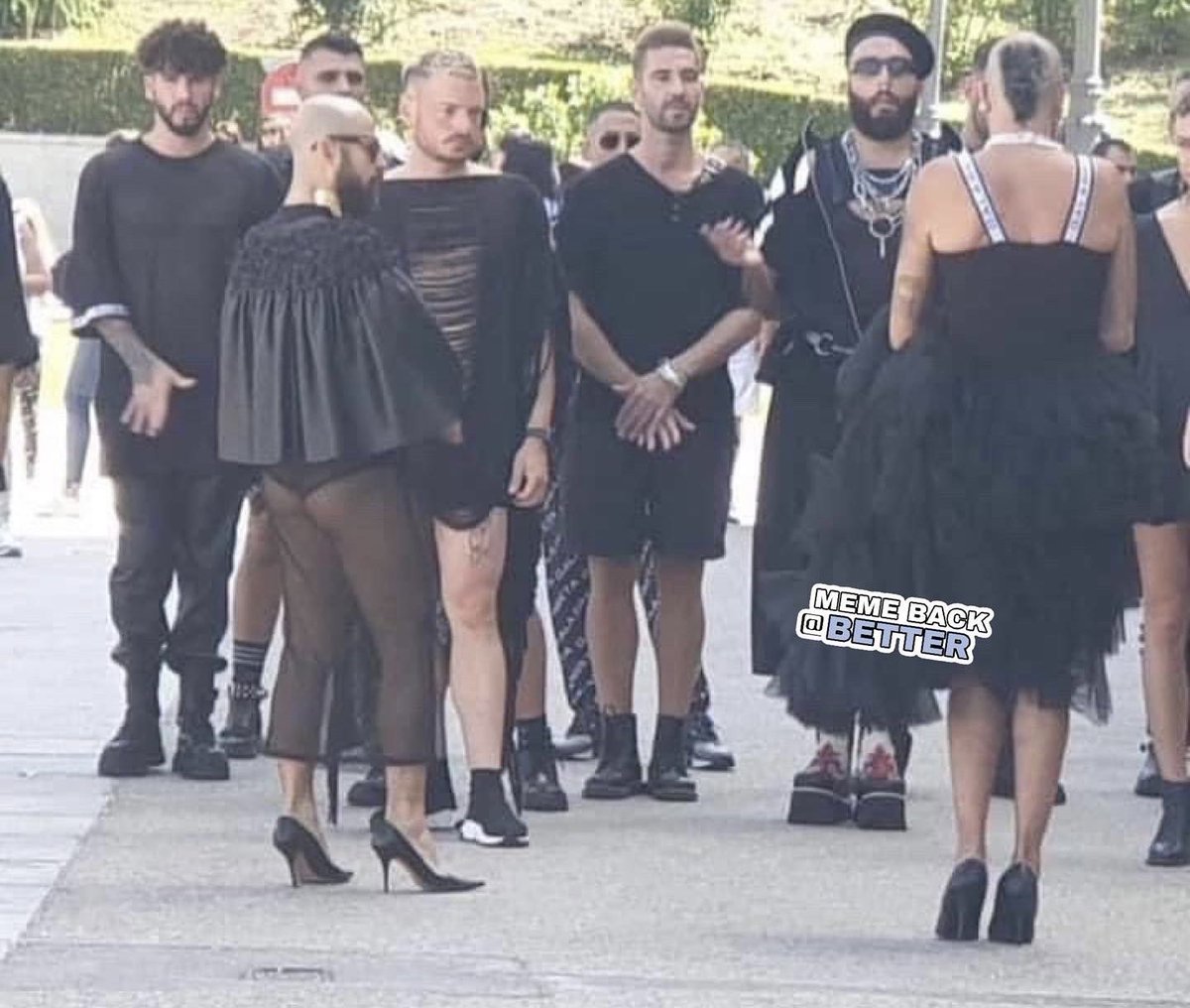 MemeBackBetter's tweet image. Me and the boys turning up to San Francisco to collect our guaranteed income: