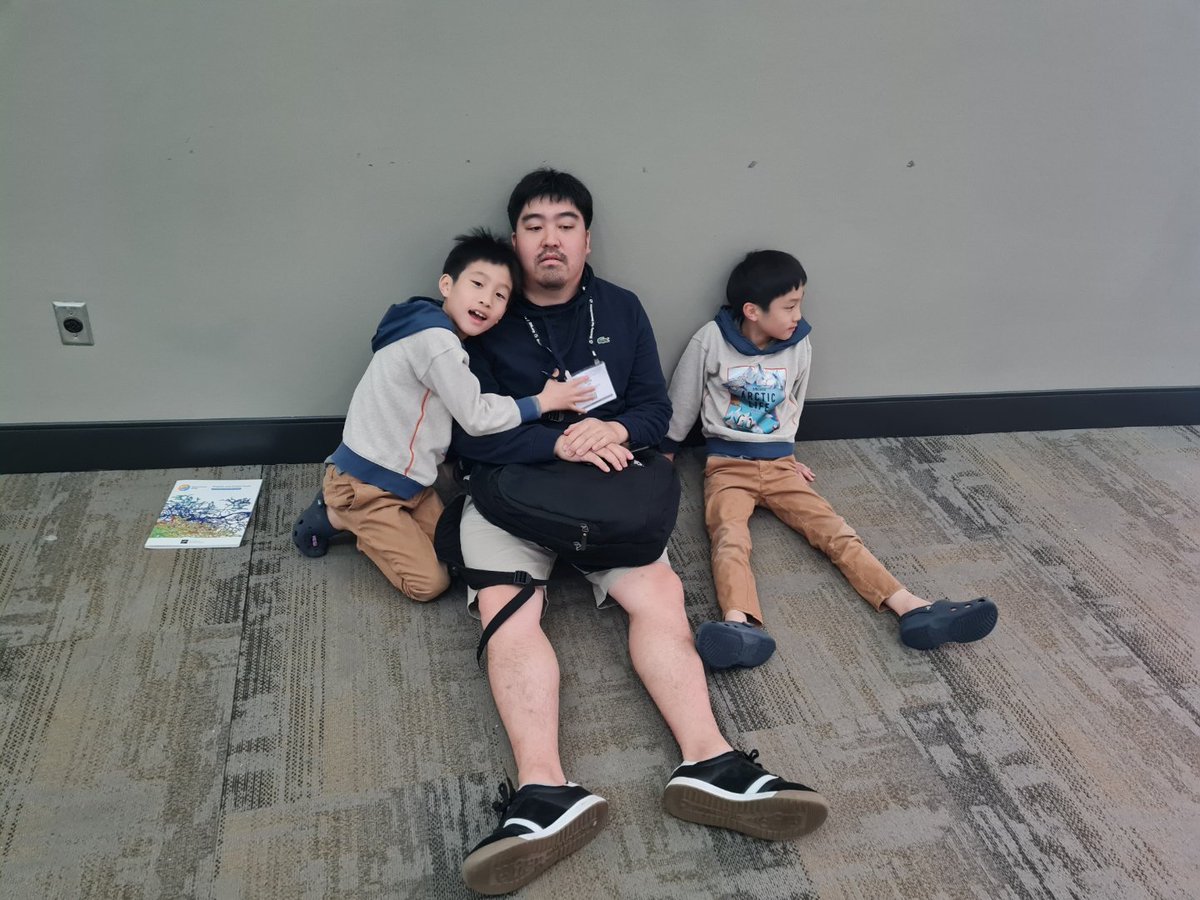 Kevin_YJ_Lee's tweet photo. And it's done #SfN22. With two special participants who hijacked to the conference without paying the conference registration fee. What a great time. Special thanks to @HRCNewZealand @MedResearchNZ @FMHS_UoA who made this trip possible. https://t.co/p4io2RA4Er
