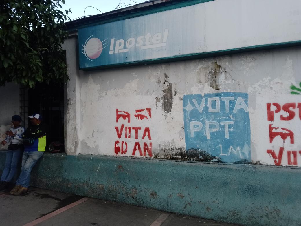 AlvinGa50391981's tweet photo. #PatriaUnidaParaTriunfar
#IpostelSOSMazodando
#IpostelSiguemeyTeSigo 
Los Trabajadores de IPOSTEL a nivel Nacional, solicitan al Presidente Obrero Nicolas Maduro, intervenga la Gestión Actual de las Autoridades d este Instituto, por el Abandono en q la han sumergido https://t.co/mWo60zFQXK