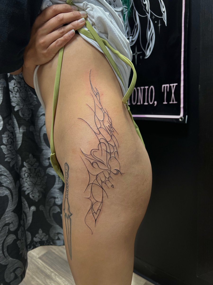 Jvchynt's tweet photo. some more tattoos i’ve done🖤👁️ https://t.co/3qLDoEnow6
