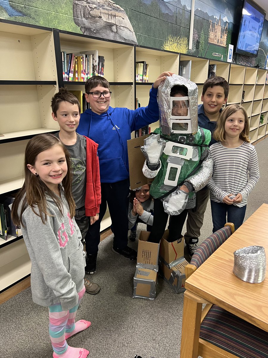 GearUp night was a blast(off)! Students and families enjoyed Racing to Space with ASU. #bcpsallin <a href="/GEARUPBurke/">GEAR UP Burke</a>