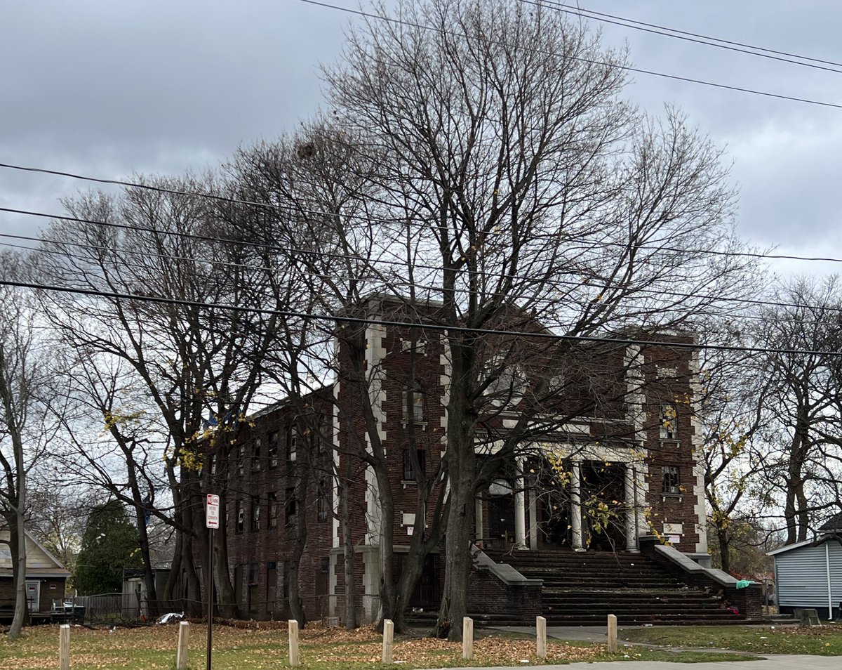 ProgressiveAccount-Christopher Hennelly tweet media