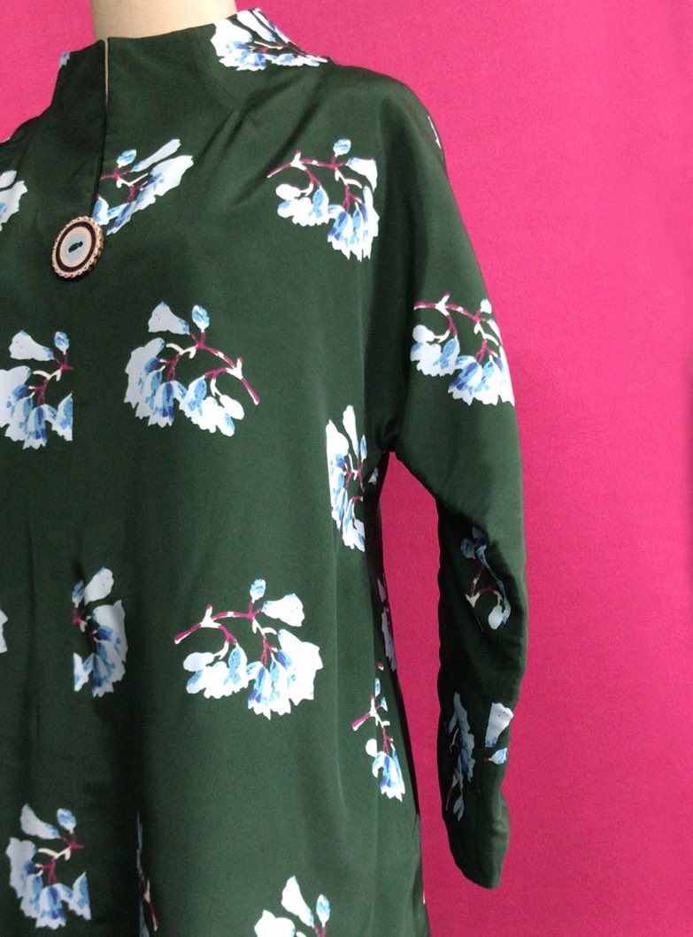 suzhou_cobblers's tweet photo. Ceramic Button jacket from Suzhou Cobblers.
#suzhoucobblersdesigns #handmadejacket #maximalistfashion #winteroutfitideas #wearableartgala #makersgonnamake #contemporarycrafts https://t.co/ZhbO4HvX3Y