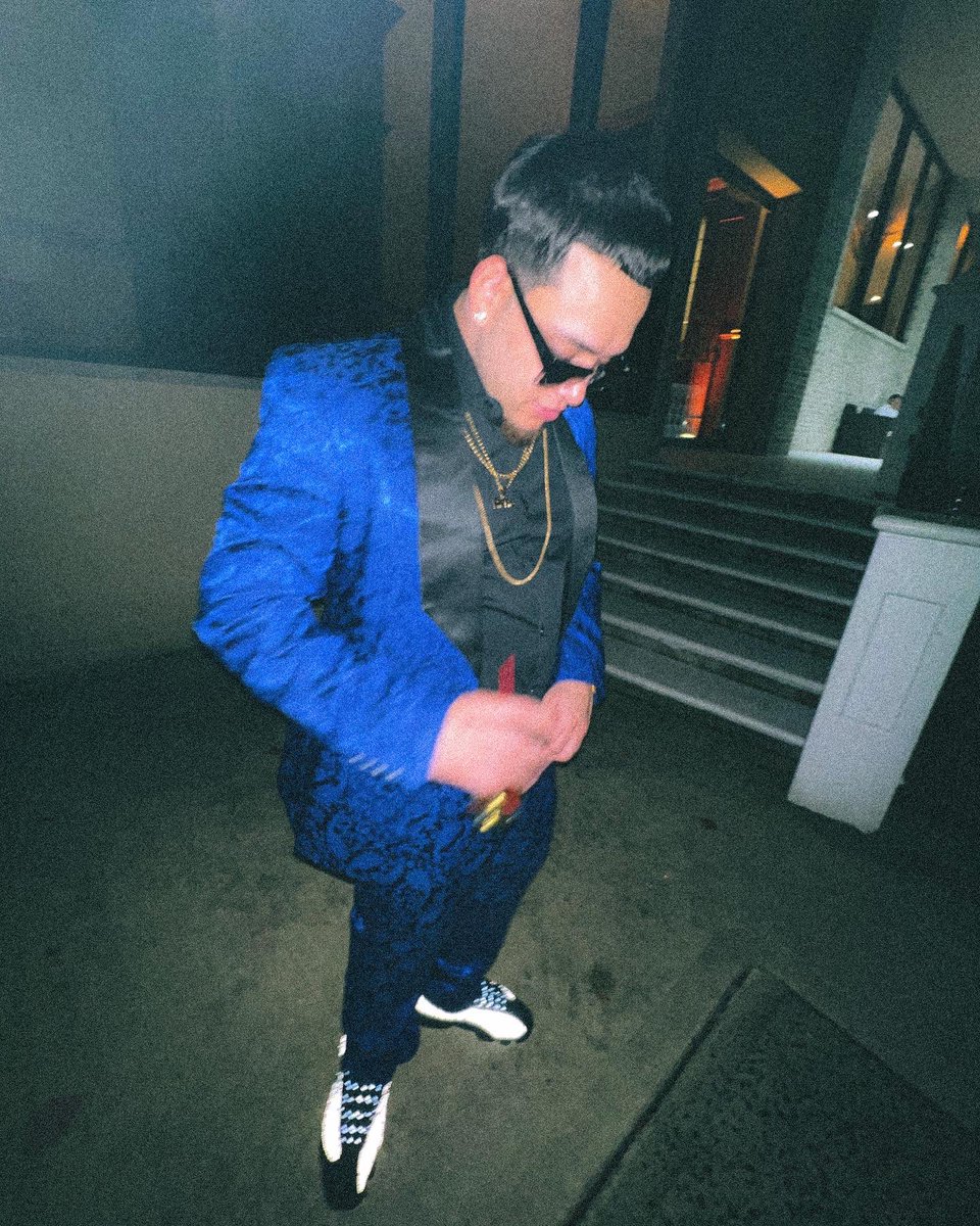 therealmoebucks's tweet photo. THAT LOUD PACK CRASHED THE WEDDING💨👳🏽♂️💸💯 #MOEBUCKS #ARABSEASON #LINKINBIO #STOPPLAYING #AYE #EXPLOREPAGE #HEEELLLOOOO https://t.co/A2MNrZS15I