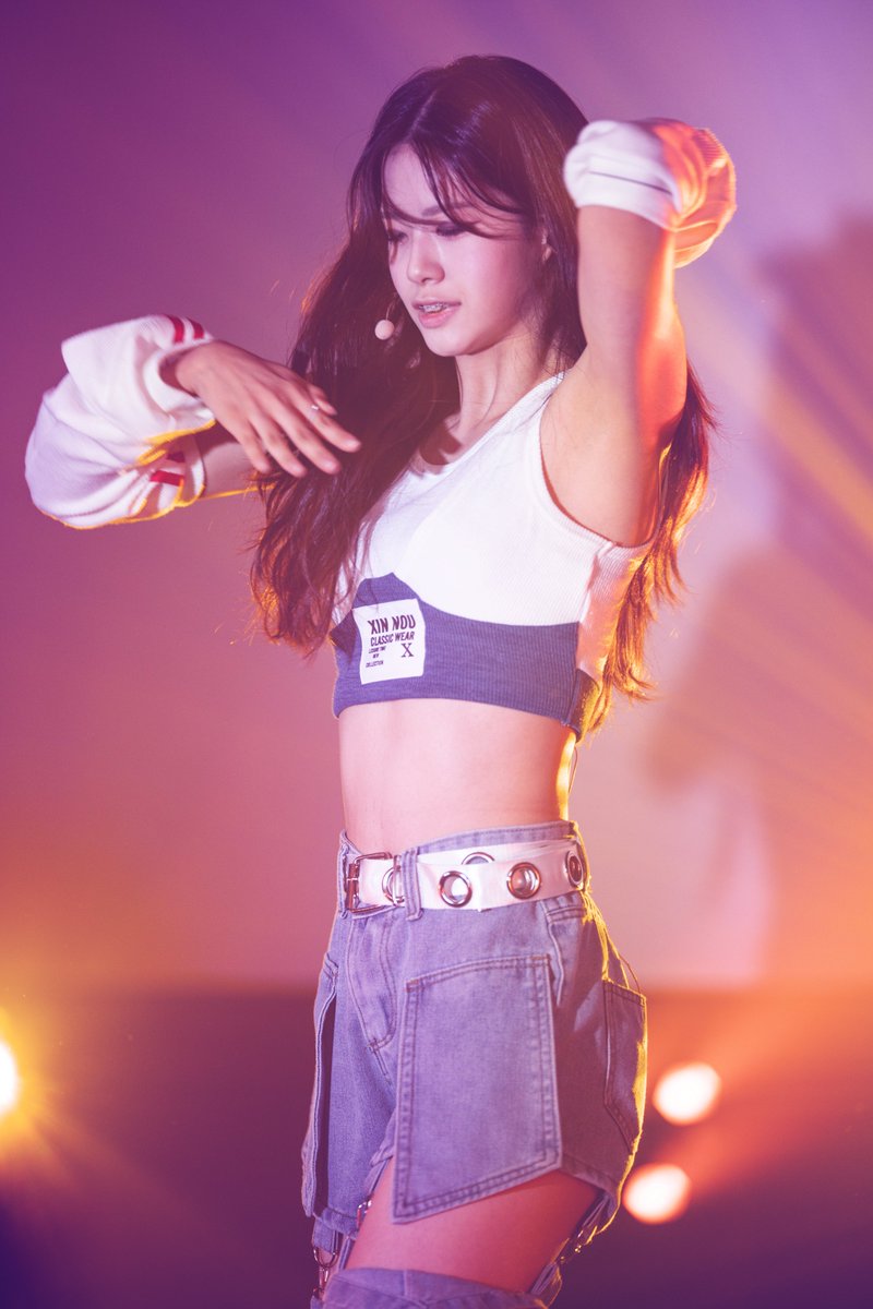 SMUniverse_kor's tweet photo. Pre-SMU 과정을 통해 만들어진 걸그룹 Unis(z)의 Showcase 무대
#조수정 #김라희 

-

Showcase performance pics of girl group Unis(z) created through the Pre-SMU program
#SUJEONGCHO #RAHEEKIM
#SMUNIVESE #SMU #PRESMU #VOCAL #DANCE https://t.co/IYSaV5gXlO
