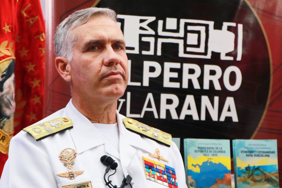 🔴📚ENTERATE‼️(1/2) #Hoy La 𝗔𝗿𝗺𝗮𝗱𝗮 𝗕𝗼𝗹𝗶𝘃𝗮𝗿𝗶𝗮𝗻𝗮 presentó los libros: Efemérides y Cotidianidad Naval Venezolana y el Poder Naval de la República de Colombia 1823-1830 en la #Filven2022,