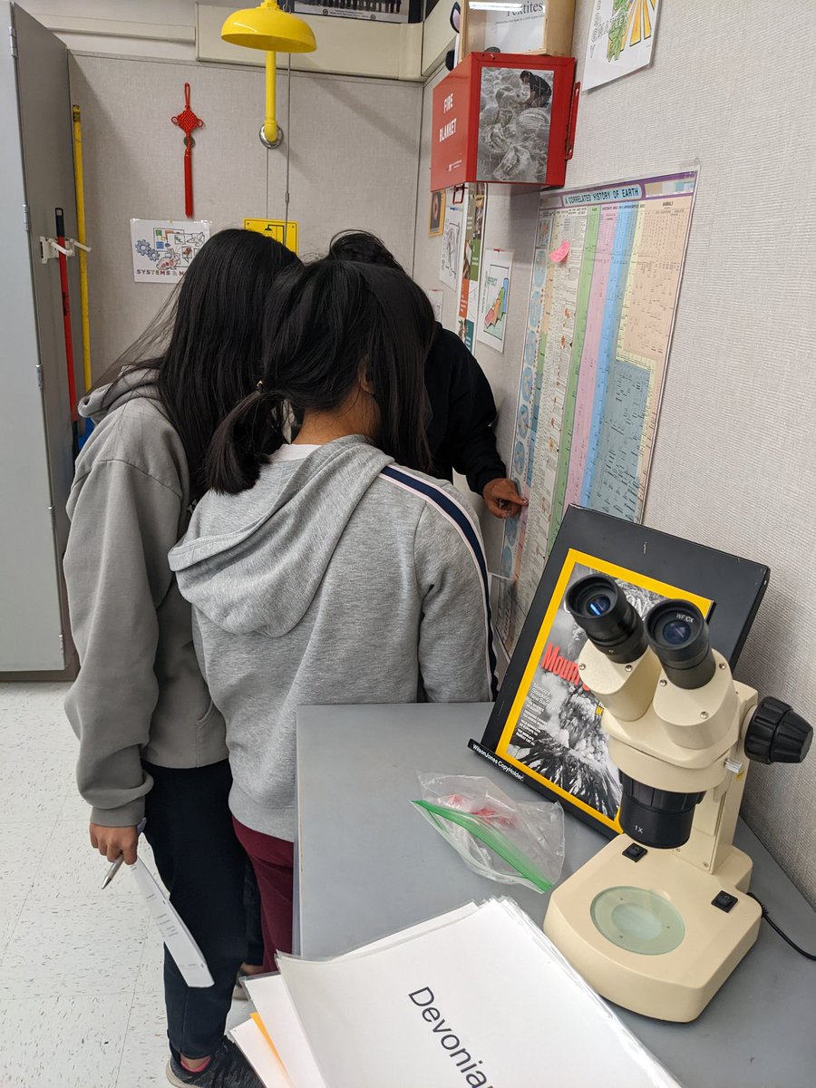 HopkinsHawks's tweet photo. In Ms. Alexander's science class this week, students examined fossils and primary documents to understand their origins. #scientistsintraining https://t.co/VCJPRv7imY