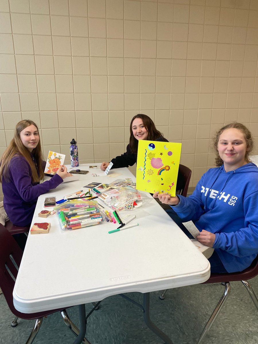 c_e_haakenson's tweet photo. Spreading a little love to our local nursing home residents during the holiday season! #itswhatwedo #lunchtimeactivities #spreadingmayo 💚 💛 @BrendaShamblin4 https://t.co/pxuG1yrcpF