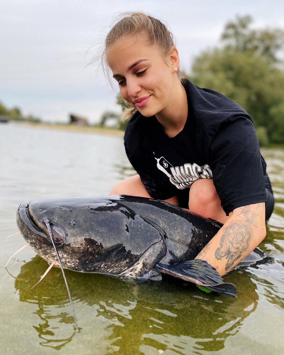 SAM_MENX's tweet photo. Playing with Fish🐟
Follow me please😁

#fishing #fish #fishinglife #catchandrelease #bassfishing #nature #outdoors #carpfishing #fishingislife #angler #pesca #bass #carp #flyfishing #fisherman #fishingtrip #largemouthbass #fishingaddict #trout #bigfish #hunting #saltwaterfishing https://t.co/035E1ahrHi