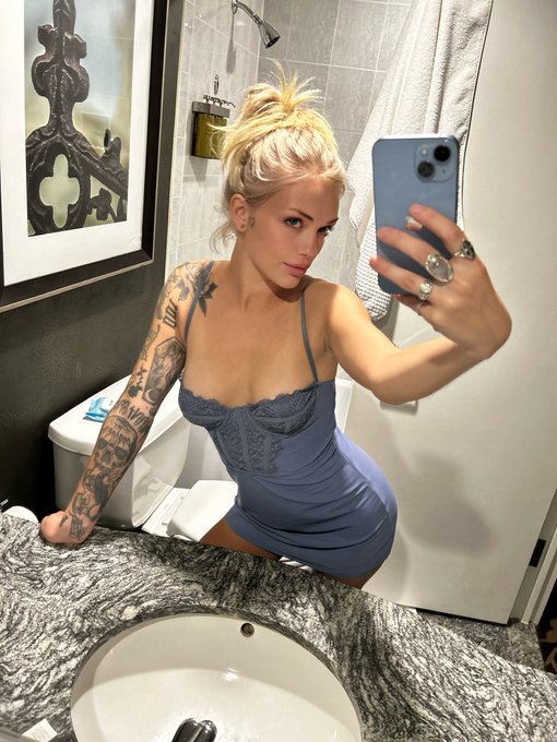 1 pic. with or without? https://t.co/vXL69JtJID
