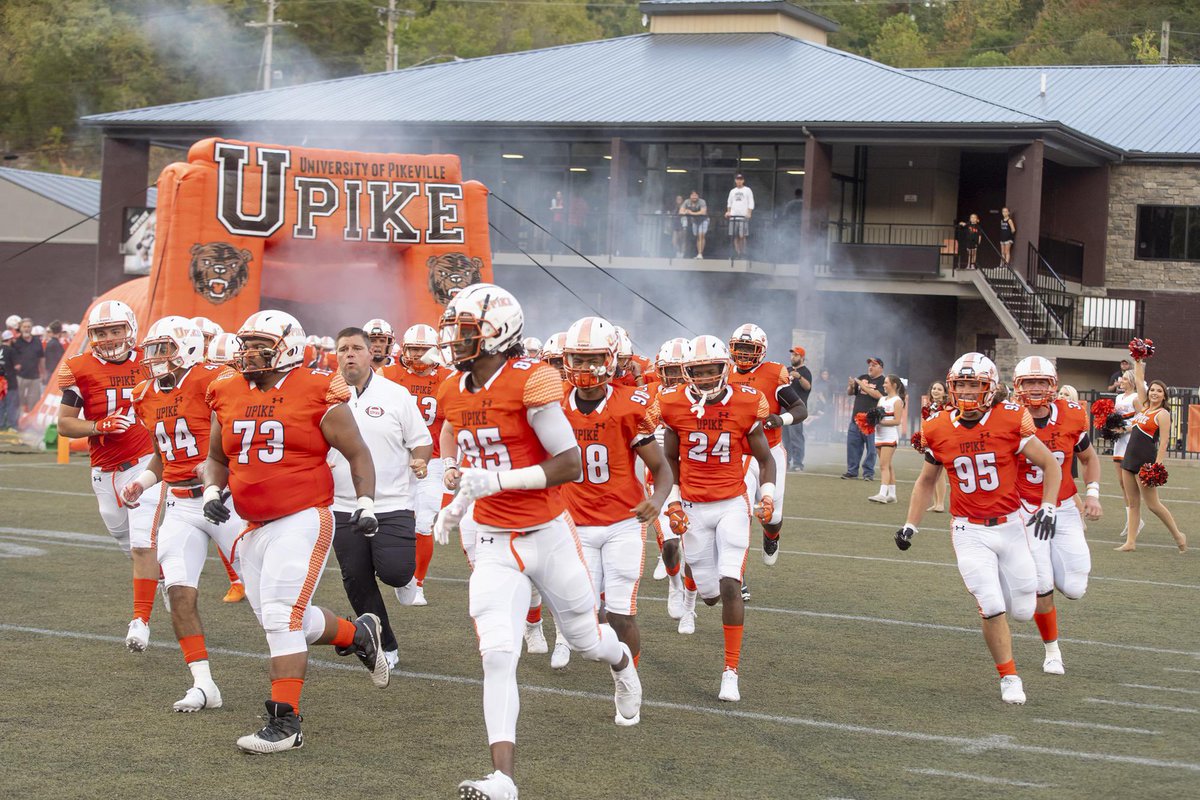 Blessed to receive an offer from 
University Of Pikeville 🐻
<a href="/CoachFipps/">Corey Fipps</a> <a href="/RealCoachJesus/">J.J. Rodriguez</a> @jamesilva_ <a href="/KelvinJeffrey85/">Kelvin Jeffrey</a> <a href="/Coach_Hays2/">Jon Hays</a> <a href="/Coach_Snelling/">Coach Snelling</a> <a href="/TheTankShow/">Francisco Flores</a>