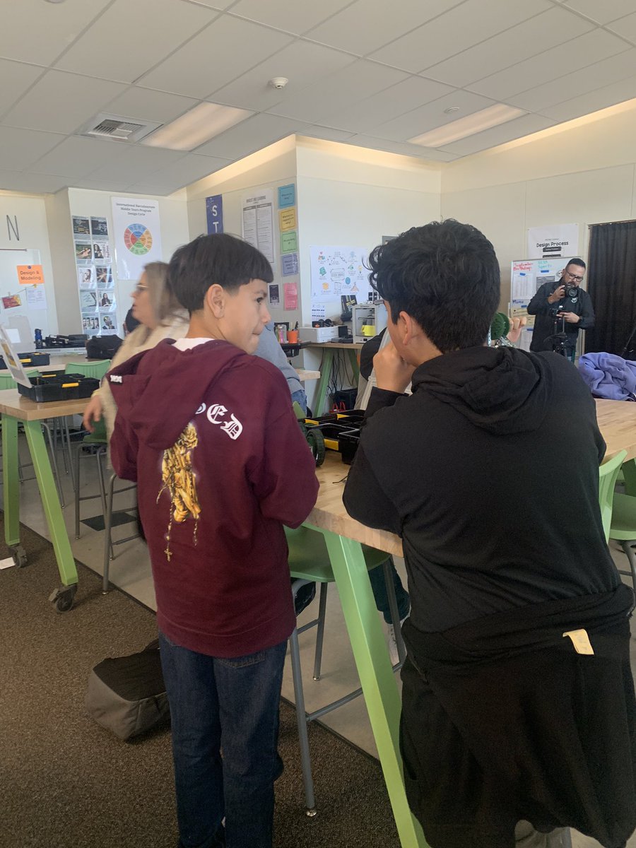 IB Design “challenges students to apply practical and creative-thinking skills to solve design problems”. Thank you @_gustavorojo for guiding your students in inquiry and to <a href="/DavidShimer1/">David Shimer</a> and <a href="/bkehoeBSD/">Briana Kehoe</a> for letting us share the amazing things we do <a href="/SCIABEARS/">SCIA</a> #ibmyp <a href="/IBinBSD/">BSD International Baccalaureate</a>