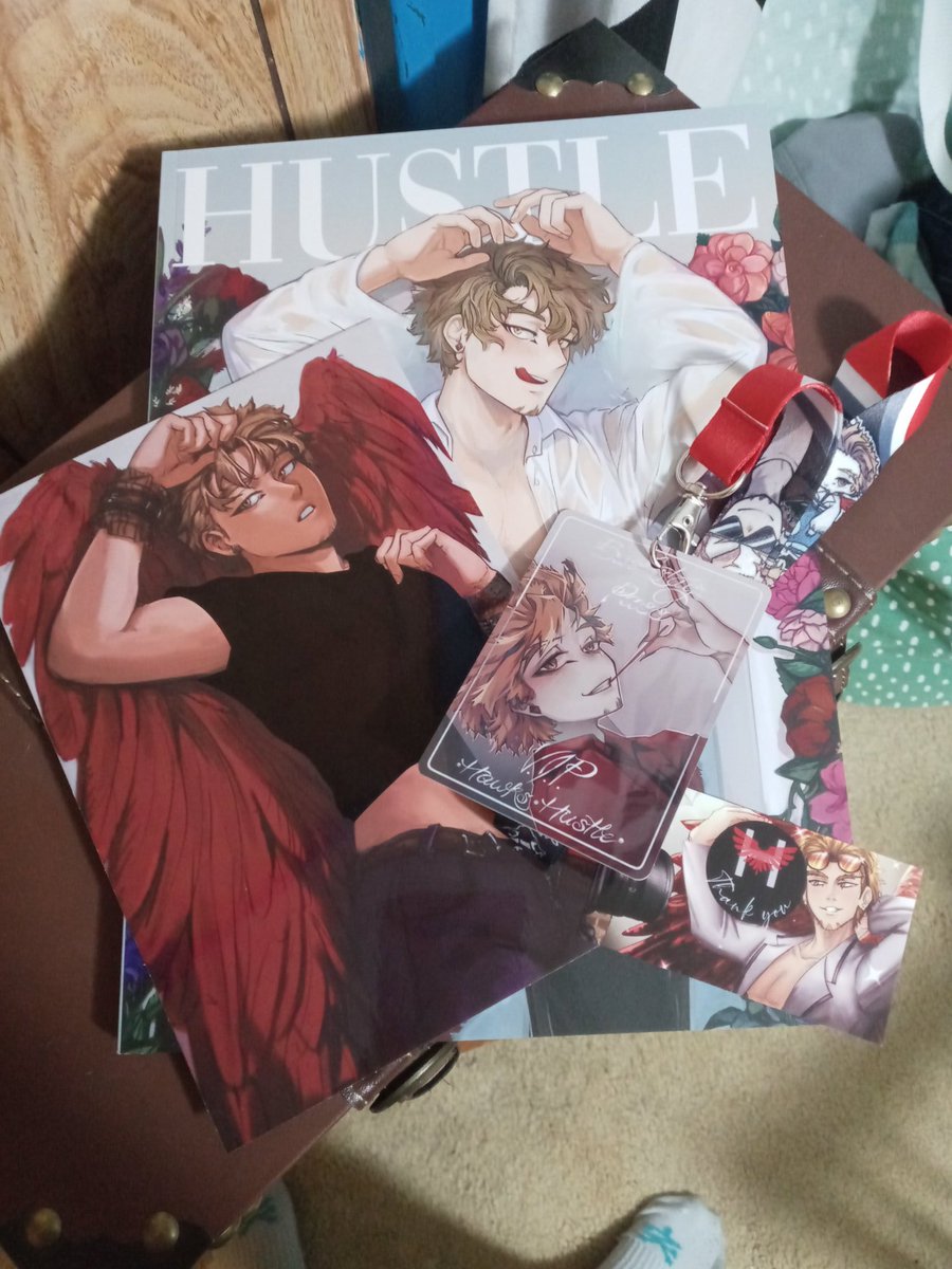 My order from <a href="/HustleHawksZine/">HUSTLE: Hawks Fashion Zine (Complete)</a> came in and i am in love with everything. I also love the little thank you card. Definitely worth it because hawks is my favorite pro hero 😍🥰💕
