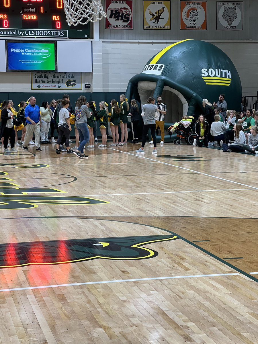 CLSRatliff's tweet image. Today made me SO proud to be a GATOR! To our FLS students, our staff, our cheerleaders, our band, our Buddies, the BEST cheering section around, our friends from @CaryGroveHS and so many more- you made today really special. #CLSEngaged