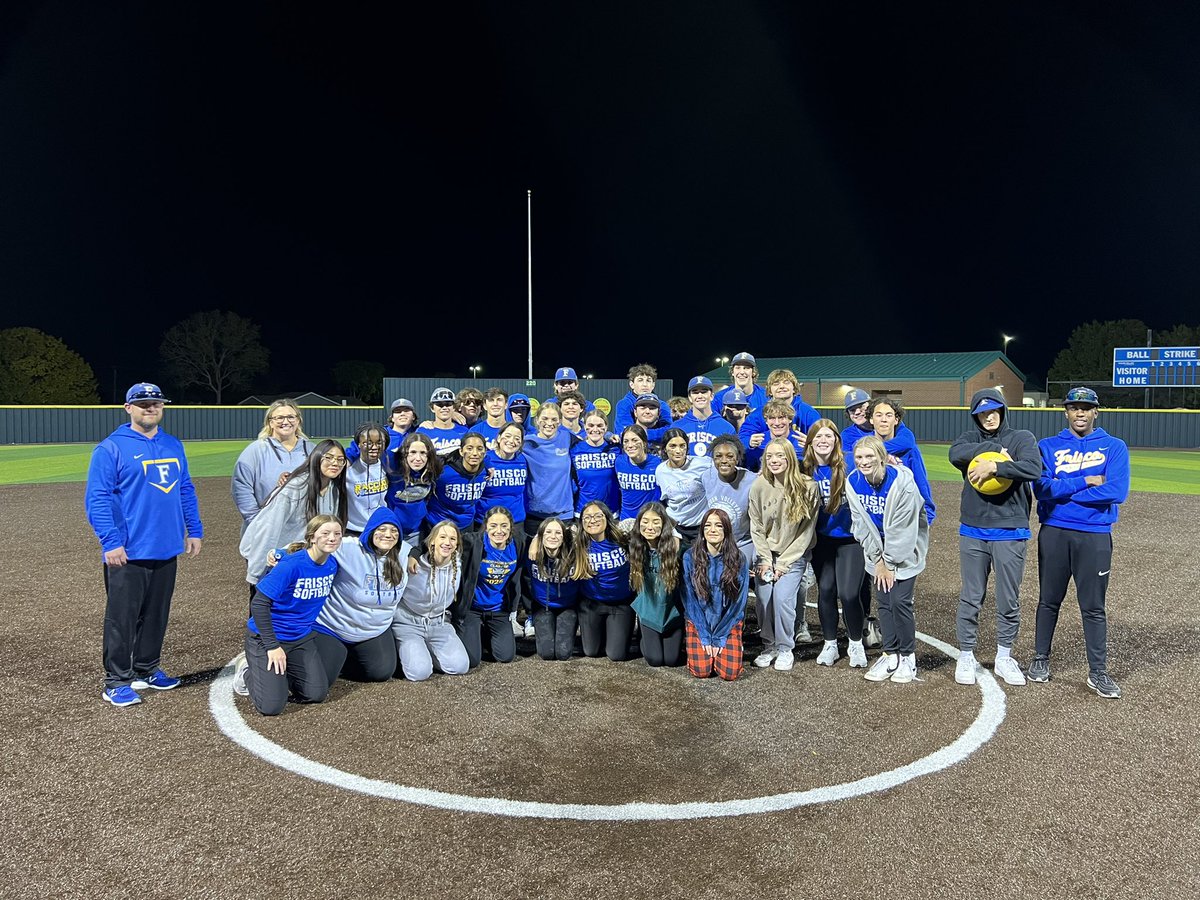 RaccoonSoftball's tweet photo. 1st Annual Friendsgiving Kickball Game! FHS Baseball vs FHS Softball. Thankful for fellowship and friendly competition. 💙⚾️💛🥎 @RaccoonBaseball https://t.co/vO5NJWmkOM