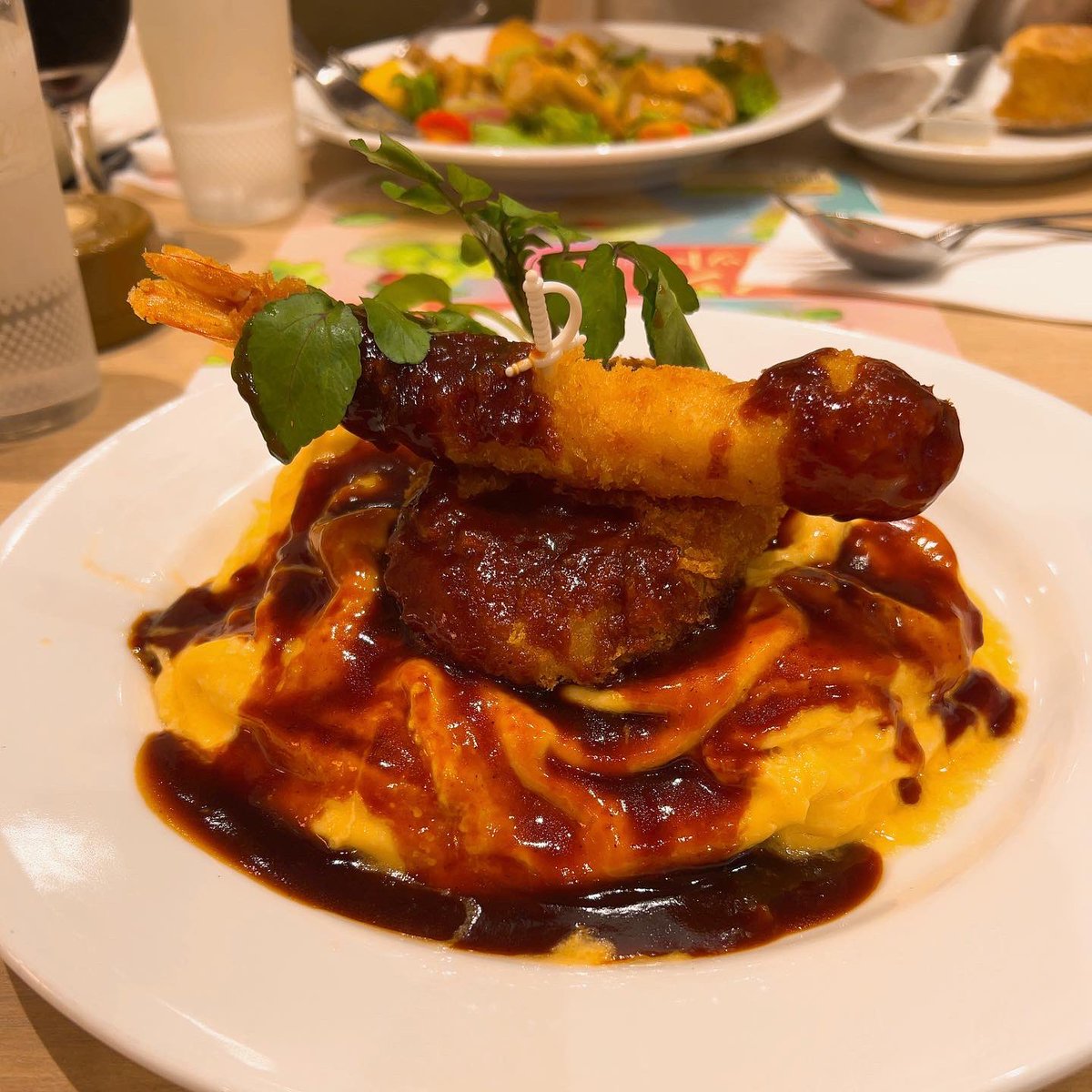 hebenoleke's tweet image. 「とろーり卵とチーズのエビコロオムライス」名前は長いが味はいいネ。#デニーズランチ