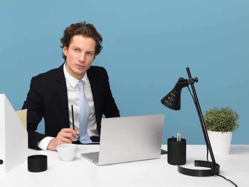 Dans le cadre d’un CDI ou d’un CDD, l’employeur et l’employé peuvent conclure un contrat de travail à temps plein ou à temps partiel. Le salarié à temps plein effectue 35 heures par semaine. En dessous de cette durée légale, on dit qu’il travaille à

compte-pro.com/?p=9770