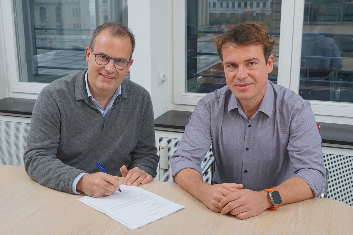 Stellantis's tweet photo. #Stellantis accelerates autonomous driving journey with acquisition of @ai_motive, a leading artificial intelligence and autonomous driving start-up. aiMotive technology supercharges our mid-term development of STLA AutoDrive platform. https://t.co/2okQUT2dpf #StellantisTech https://t.co/N0ufFPijNL