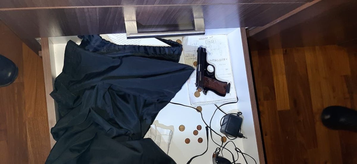 nntombi_nkosi's tweet photo. Police arrested Israel’s most wanted gang leader age 46 and seven others, 12 firearms were seized in an up market house in Bryanston. $40 000 was also siezed According to Israeli authorities, the suspect is part of a notorious gang dealing in drug trafficking, extortion and other https://t.co/fxcsuNMIOX