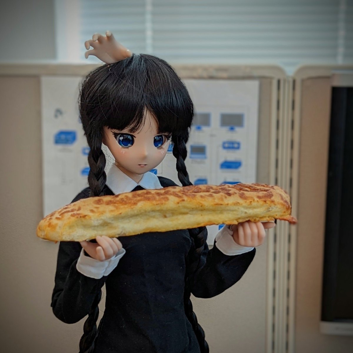 Special workplace guest “Wednesday” (Chitose can’t resist deli cheesesticks) 🥖🤤
.
#Chitose #Smartdoll #BJD  #cheesebread #cubicle #work #cubelife #corporate #cubefarm #office #Wednesday #Addams #AddamsFamily #goth #cosplay #WednesdayAddams #cosplayer #costume
