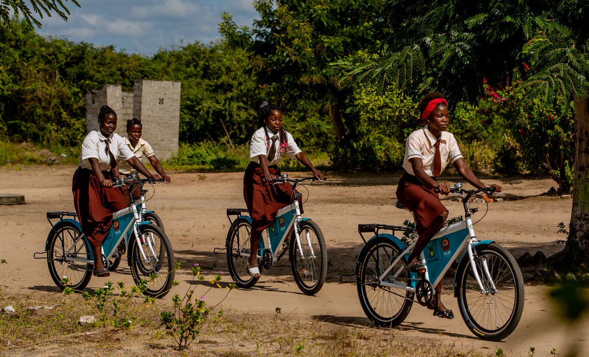 Mozambikes's tweet photo. Sob “duas rodas” em frente é o nosso caminho.
Under "two wheels" forward is our path.
#Mozambikes #SEJE #EuSouCapaz https://t.co/2WU7KWAEgD