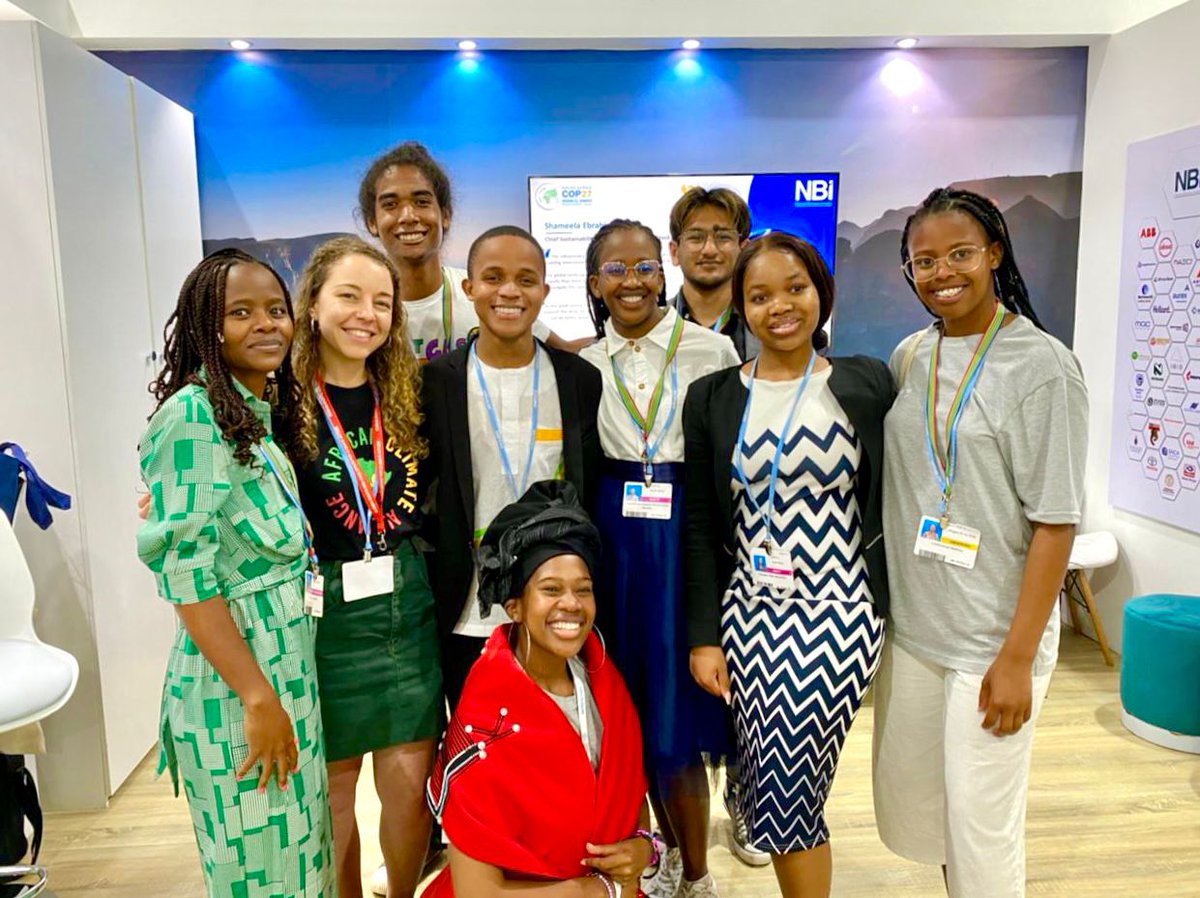 🇿🇦South African youth at #COP27, at the South African Pavilion, calling for justice and elevating the #Messages2COP27 from youth and communities in South Africa and the broader African continent ✊💚