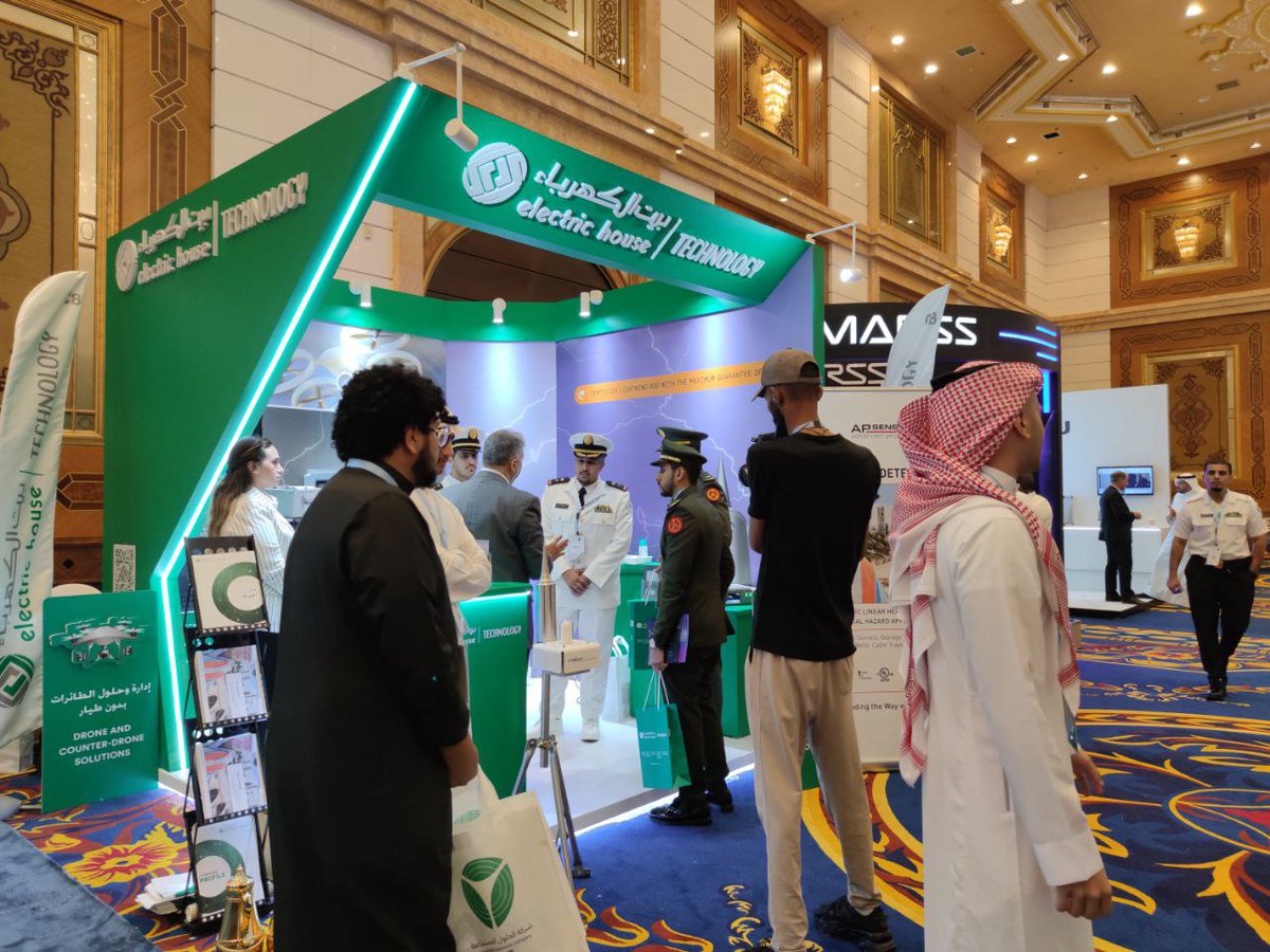 eh_tech's tweet photo. أثناء مشاركتنا في اليوم الثاني من #الملتقى_البحري_السعودي_الدولي لعام 2022.
#بيت_الكهرباء_التقنية المُقدم المعتمد لحلول أنظمة الإنذار المبكر والحماية من الصواعق وإدارة الطائرات بدون طيار!
جناح رقم C8 بفندق هيلتون بمدينة #جدة. https://t.co/rP0nYOjdyT