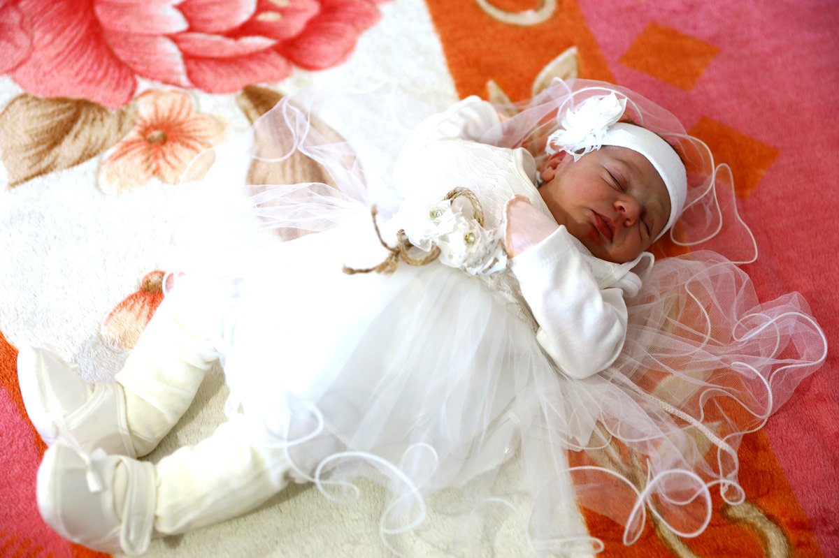 UNArmenia's tweet photo. 🥳 Welcome to the world, sunny Arpi!
The world's 8 billionth person was born yesterday.

The representatives of the @UNFPAArmenia visited Martuni maternity hospital in Gegharkunik region to congratulate the birth of the symbolic 8 billionth child.

#8BillionStrong #UNPopulation https://t.co/A4WqP5VVOL
