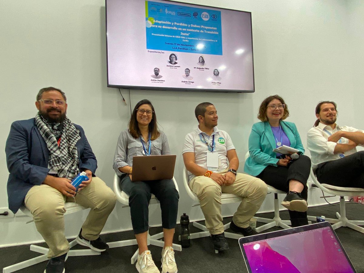 La Ruta del Clima (@larutadelclima) on Twitter photo Ya empieza nuestro evento de Adaptación y Pérdidas y Daños: Propuestas para su Desarrollo en un Contexto de Transición Justa‼️
Nuestro director <a href="/adrianmb_cr/">Adrian Martinez🐢</a> está presentando con @Javi_Lecourt, <a href="/fepinoz/">Felipe Pino</a> y Alejandra Téllez y Andrés de @Climalab_org en Pabellón LLA. Ya empieza nuestro evento de Adaptación y Pérdidas y Daños: Propuestas para su Desarrollo en un Contexto de Transición Justa‼️
Nuestro director <a href="/adrianmb_cr/">Adrian Martinez🐢</a> está presentando con @Javi_Lecourt, <a href="/fepinoz/">Felipe Pino</a> y Alejandra Téllez y Andrés de @Climalab_org en Pabellón LLA.