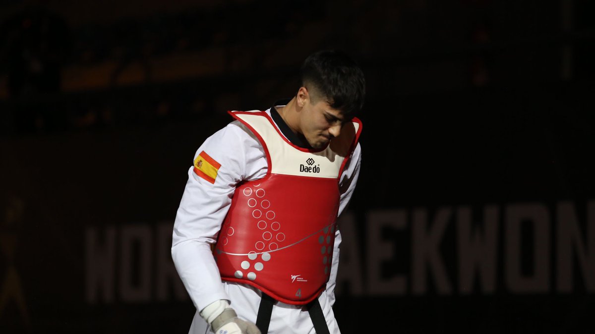 UPVdeportes's tweet photo. Andoni Cintado, alumno de la @UPV  consigue la plata en -80kg en el Mundial de taekwondo que empezó este lunes en Guadalajara, México. 
¡Enhorabuena! https://t.co/Qh7APRbn4Q